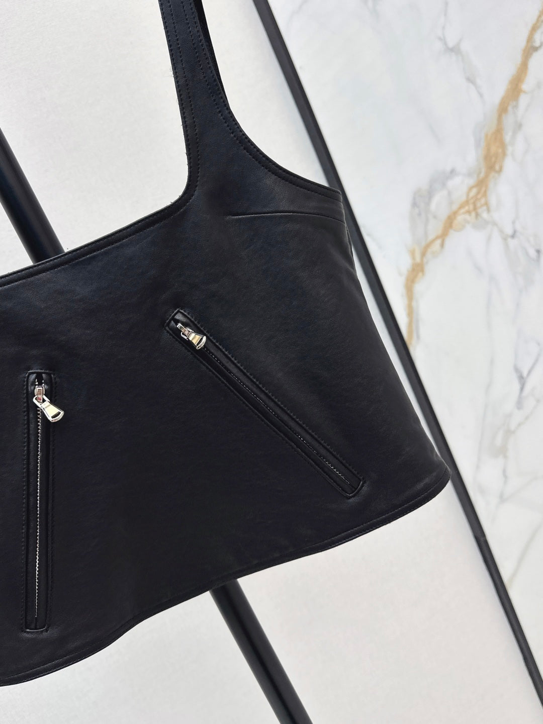 Guc 25fw leather camisole