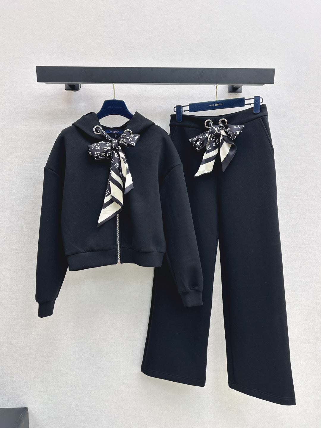 Louis 25fw  tracksuit