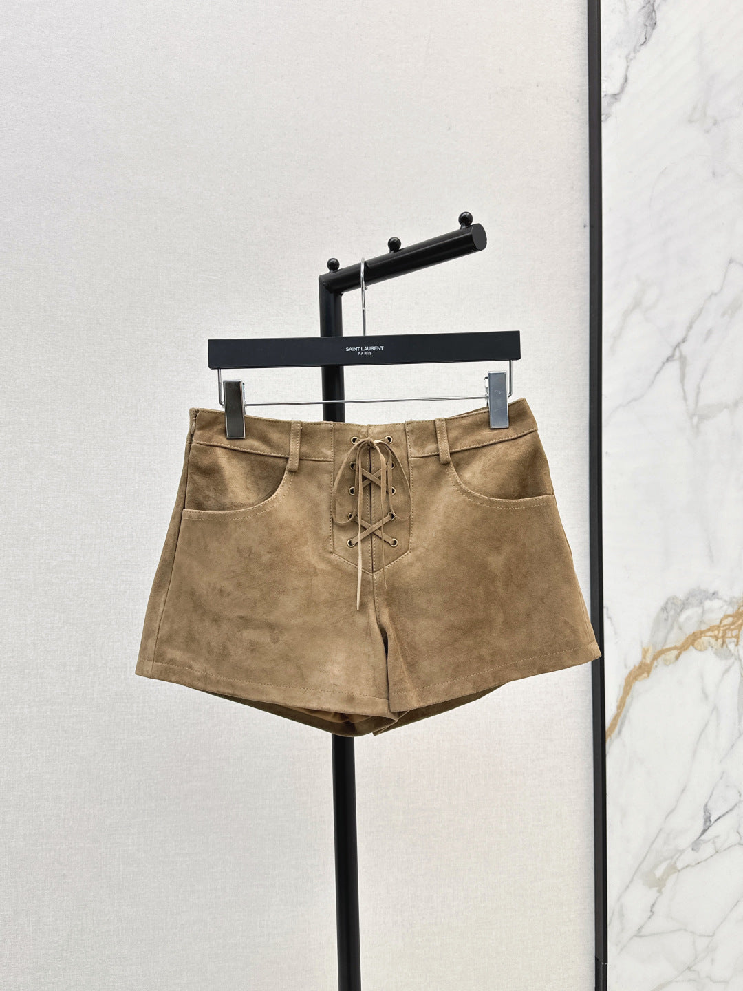 Saint lau 25fw suede short