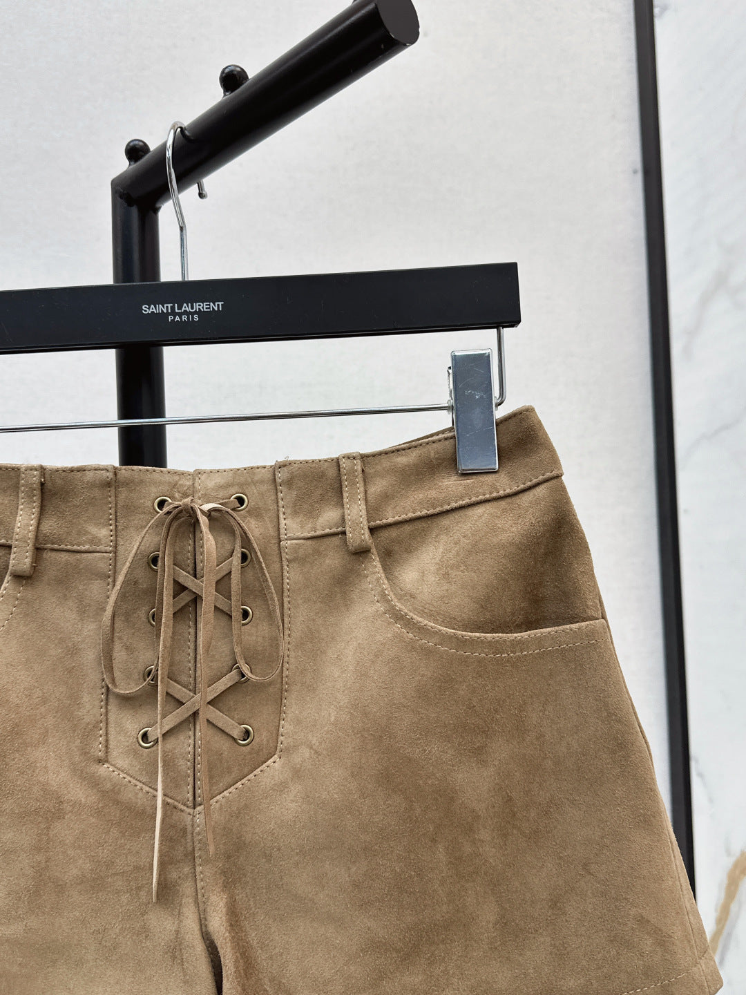 Saint lau 25fw suede short