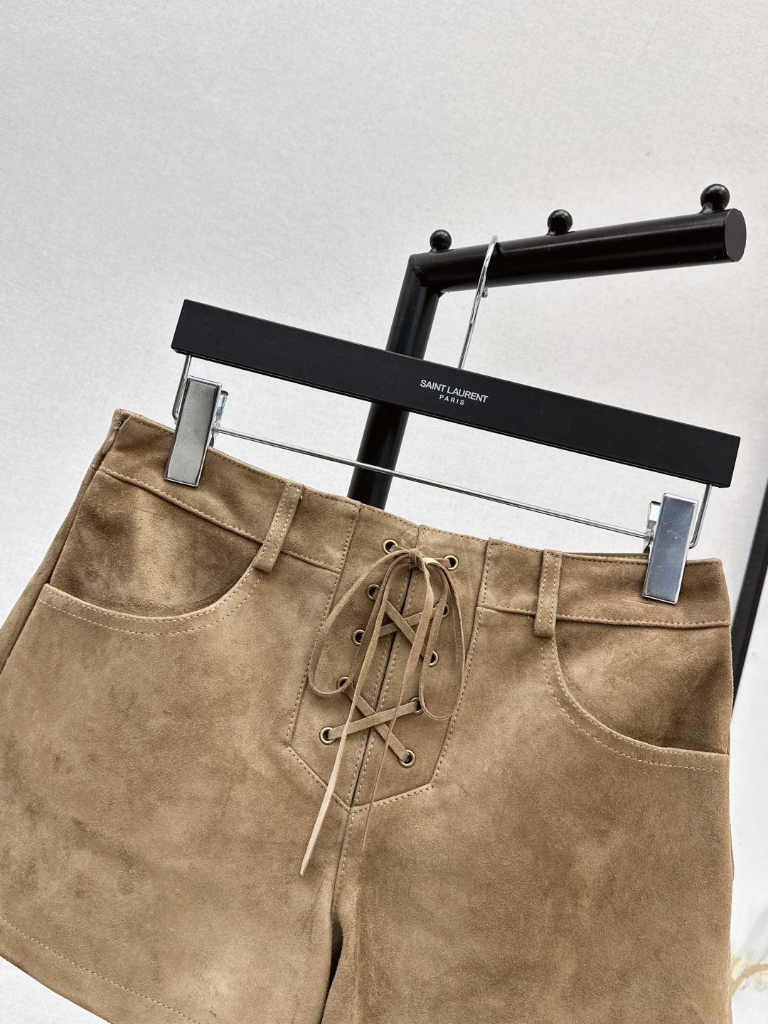 Saint lau 25fw suede short