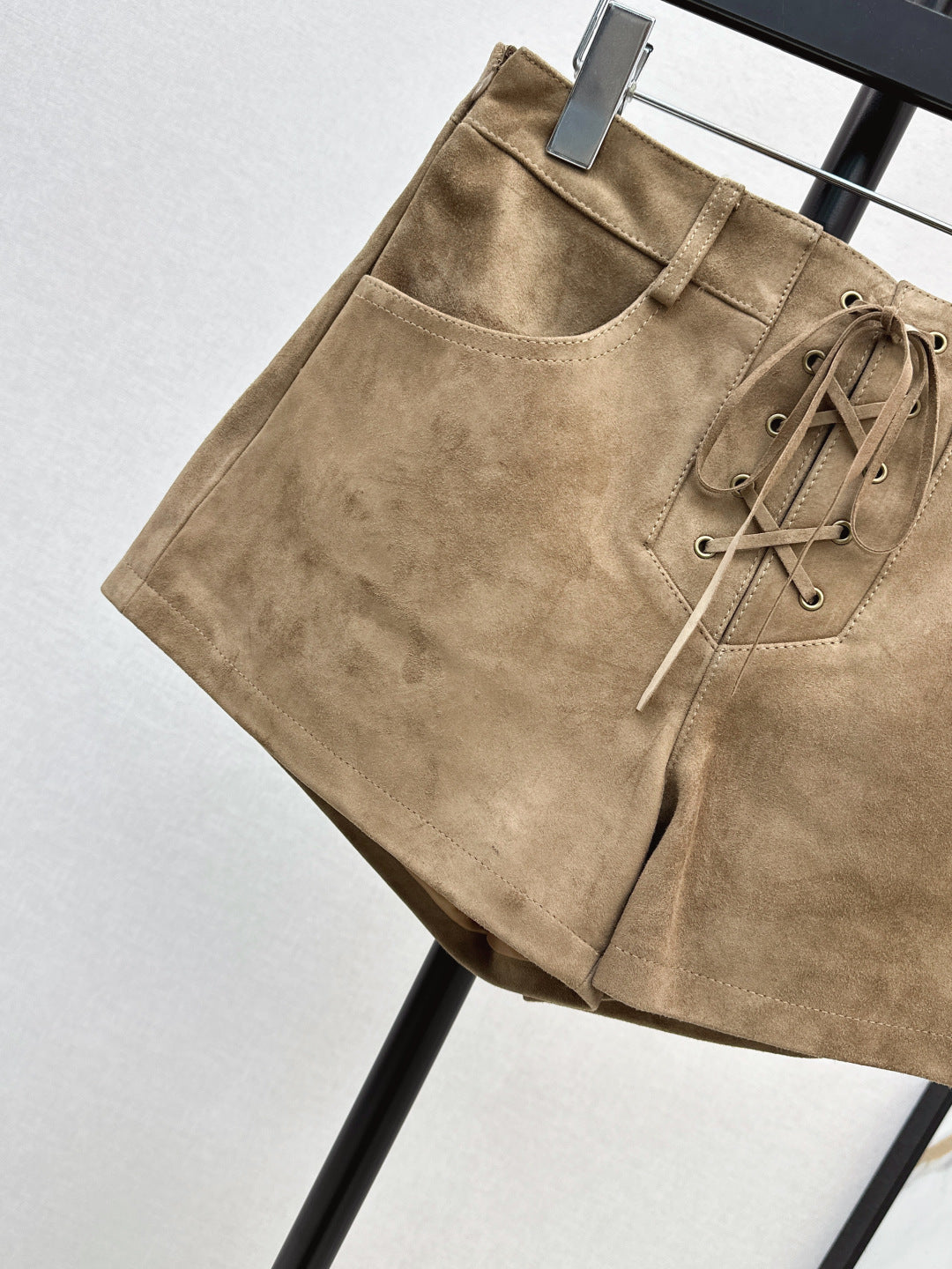 Saint lau 25fw suede short