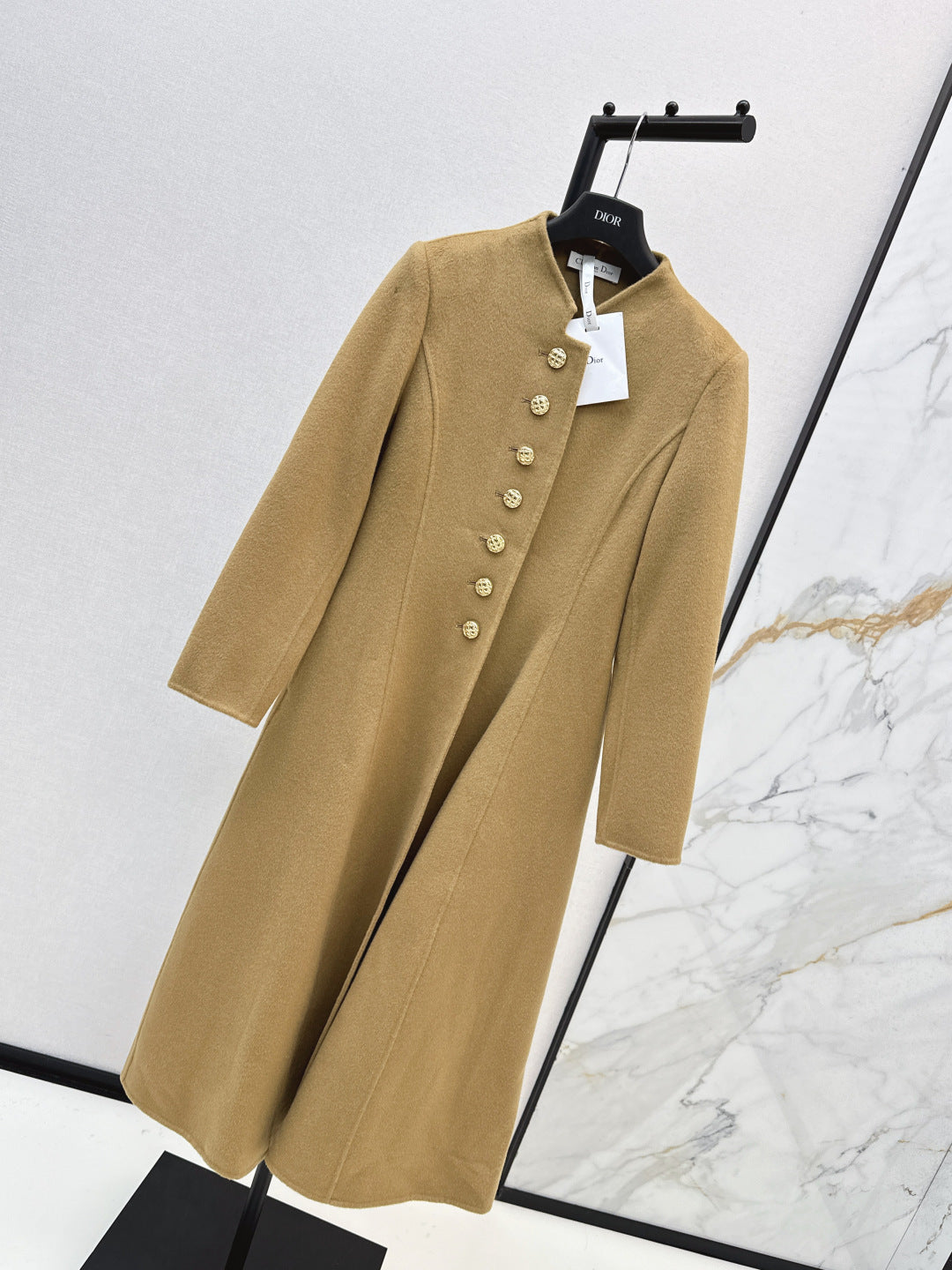 CD 25fw trench coat
