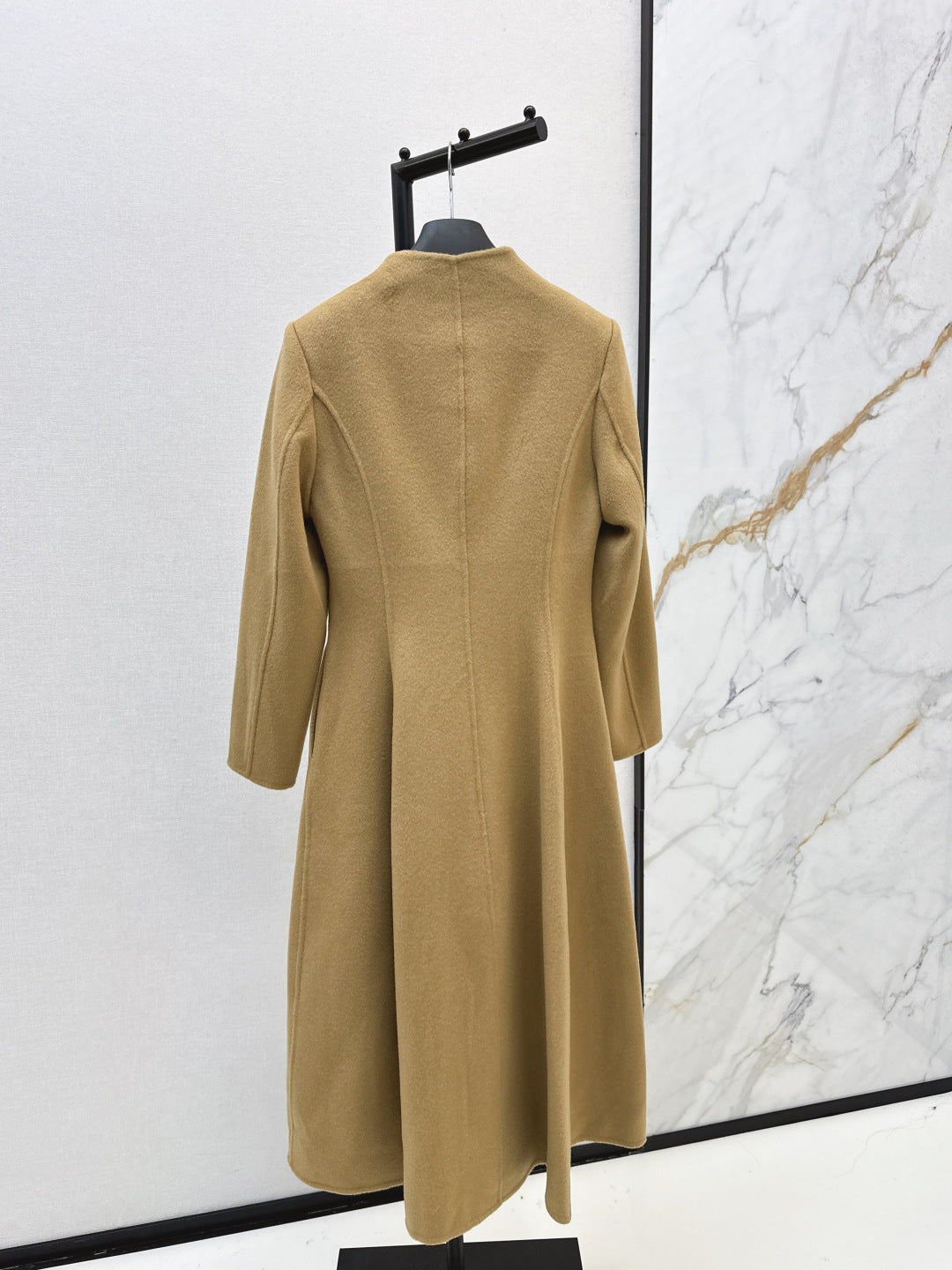 CD 25fw trench coat
