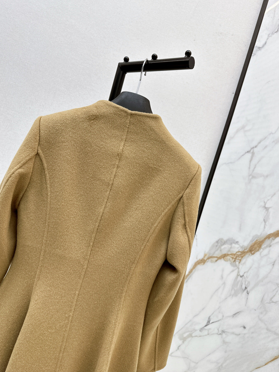 CD 25fw trench coat