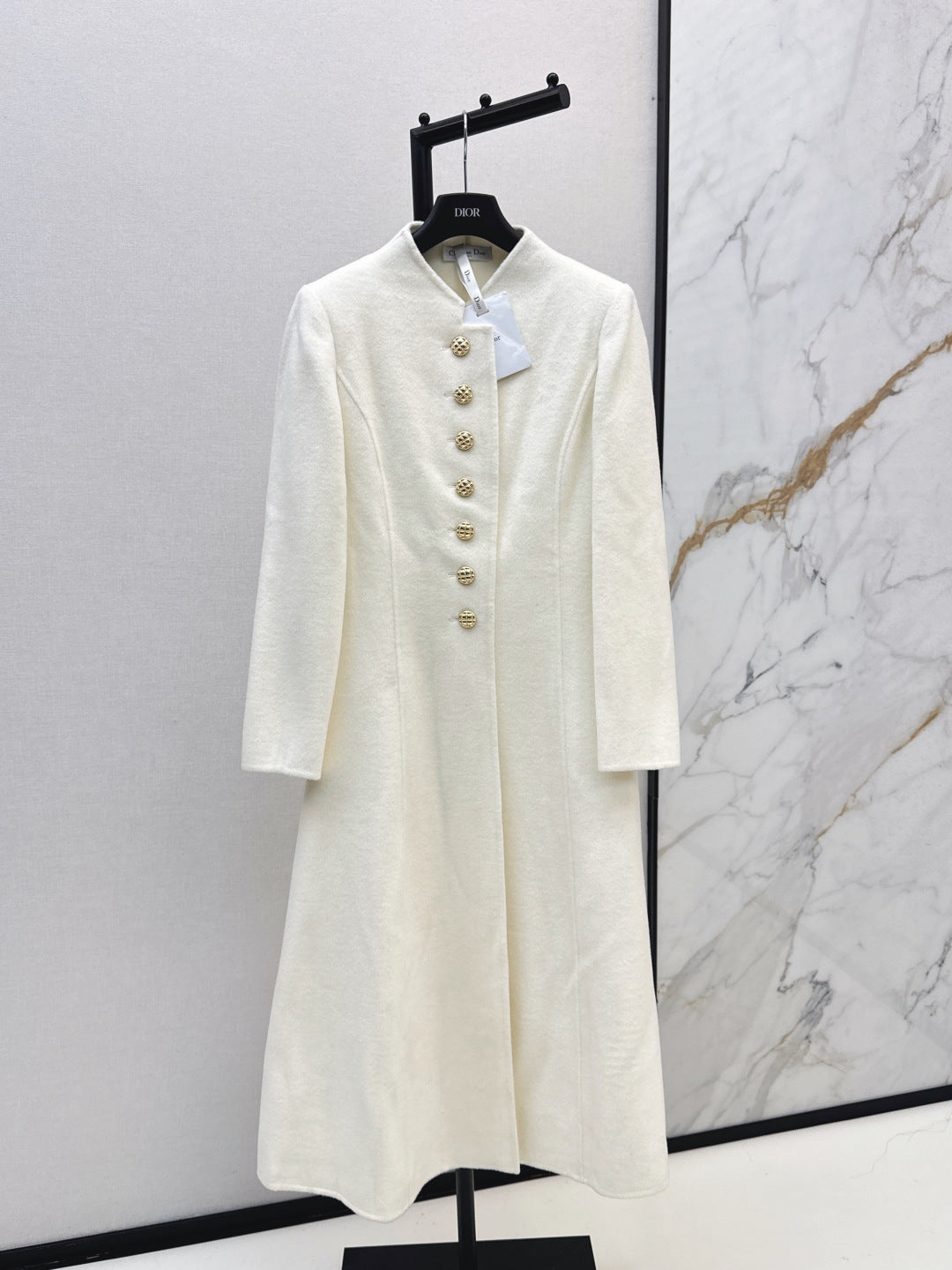 CD 25fw trench coat