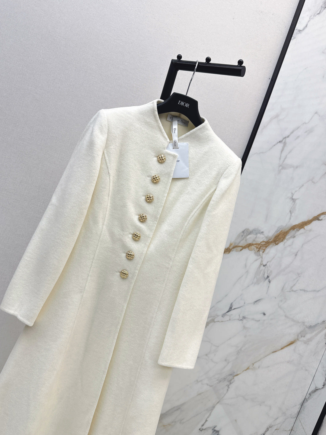 CD 25fw trench coat