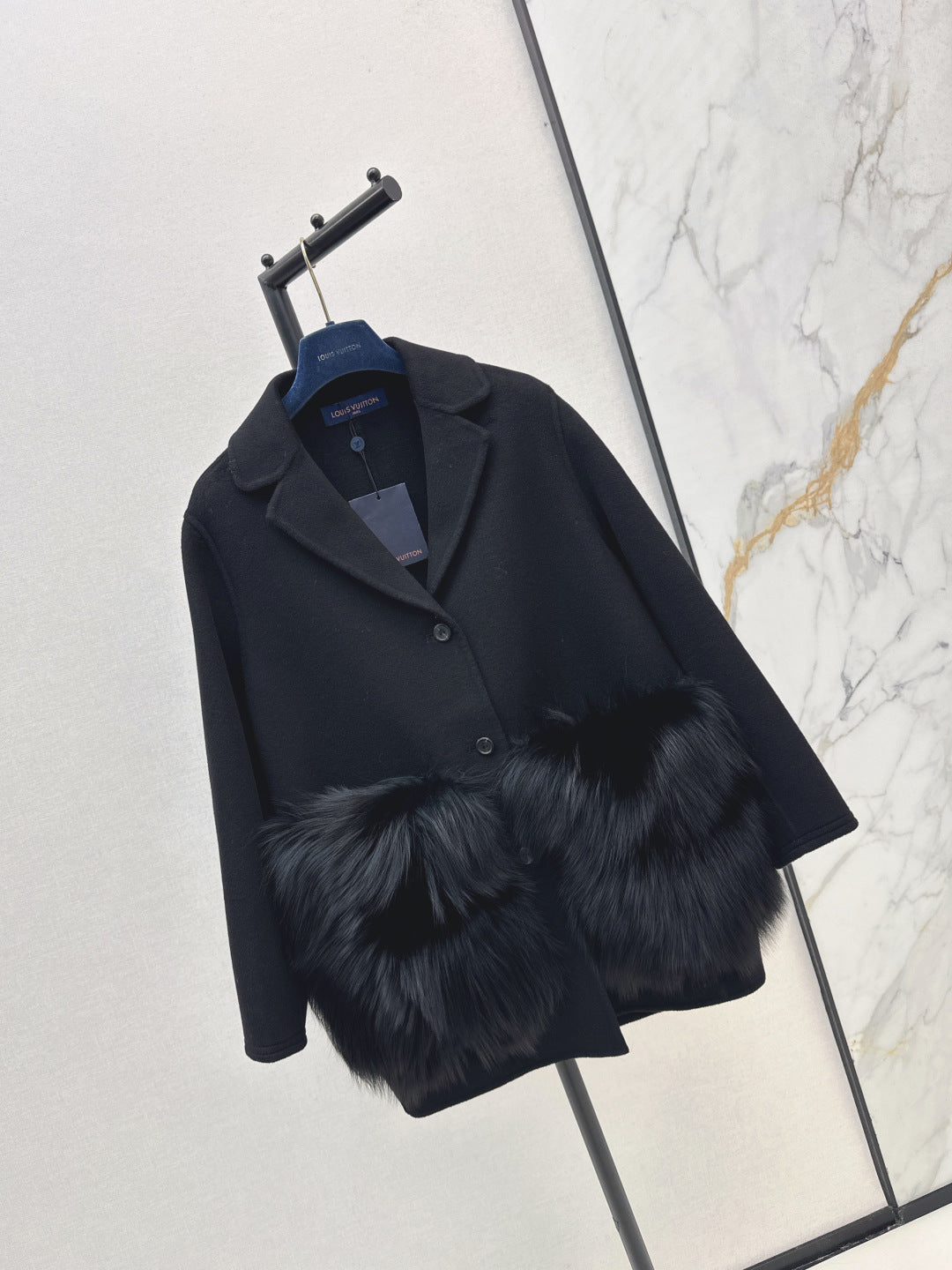 Louis 25fw fox hair coat