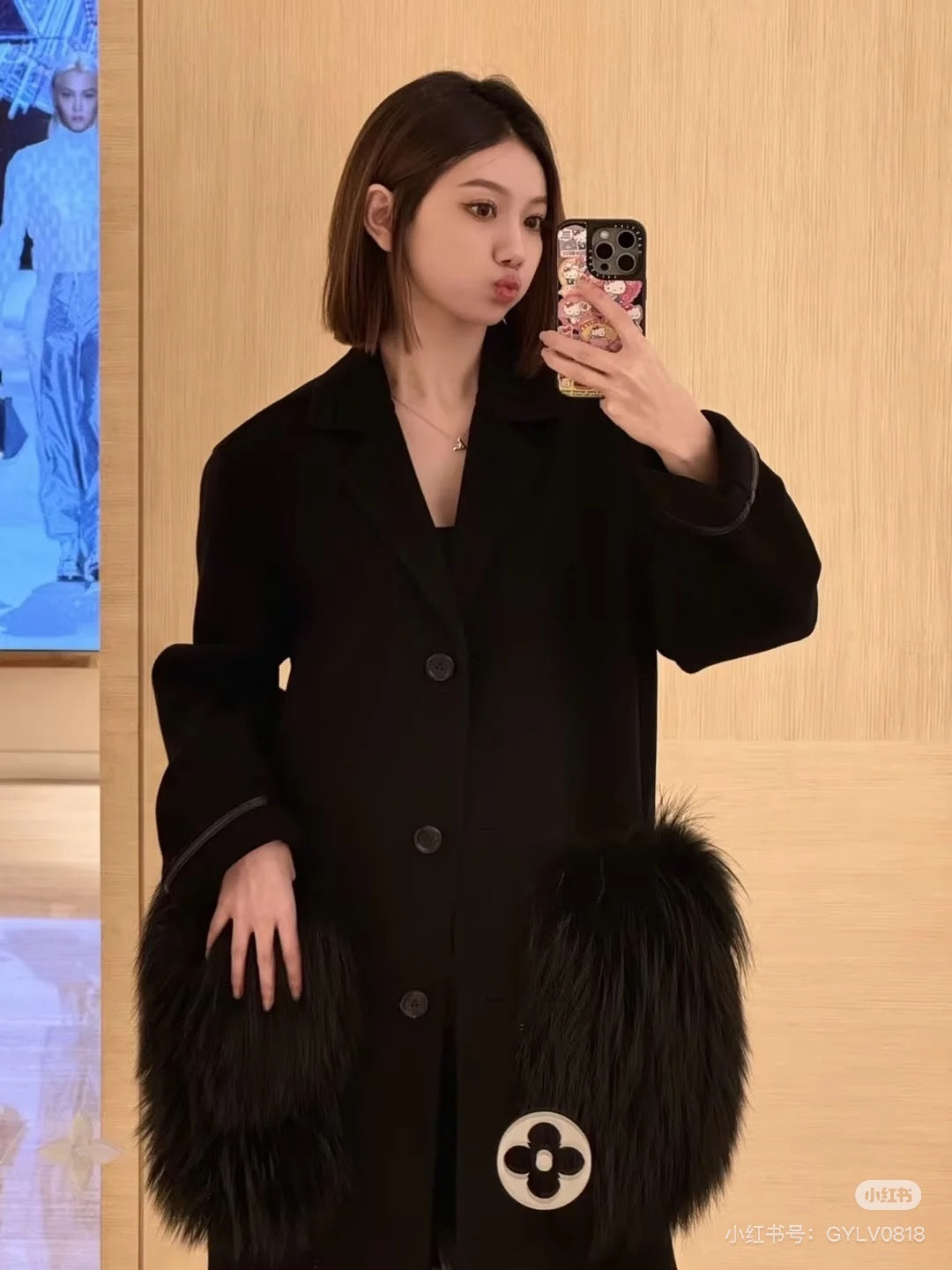 Louis 25fw fox hair coat
