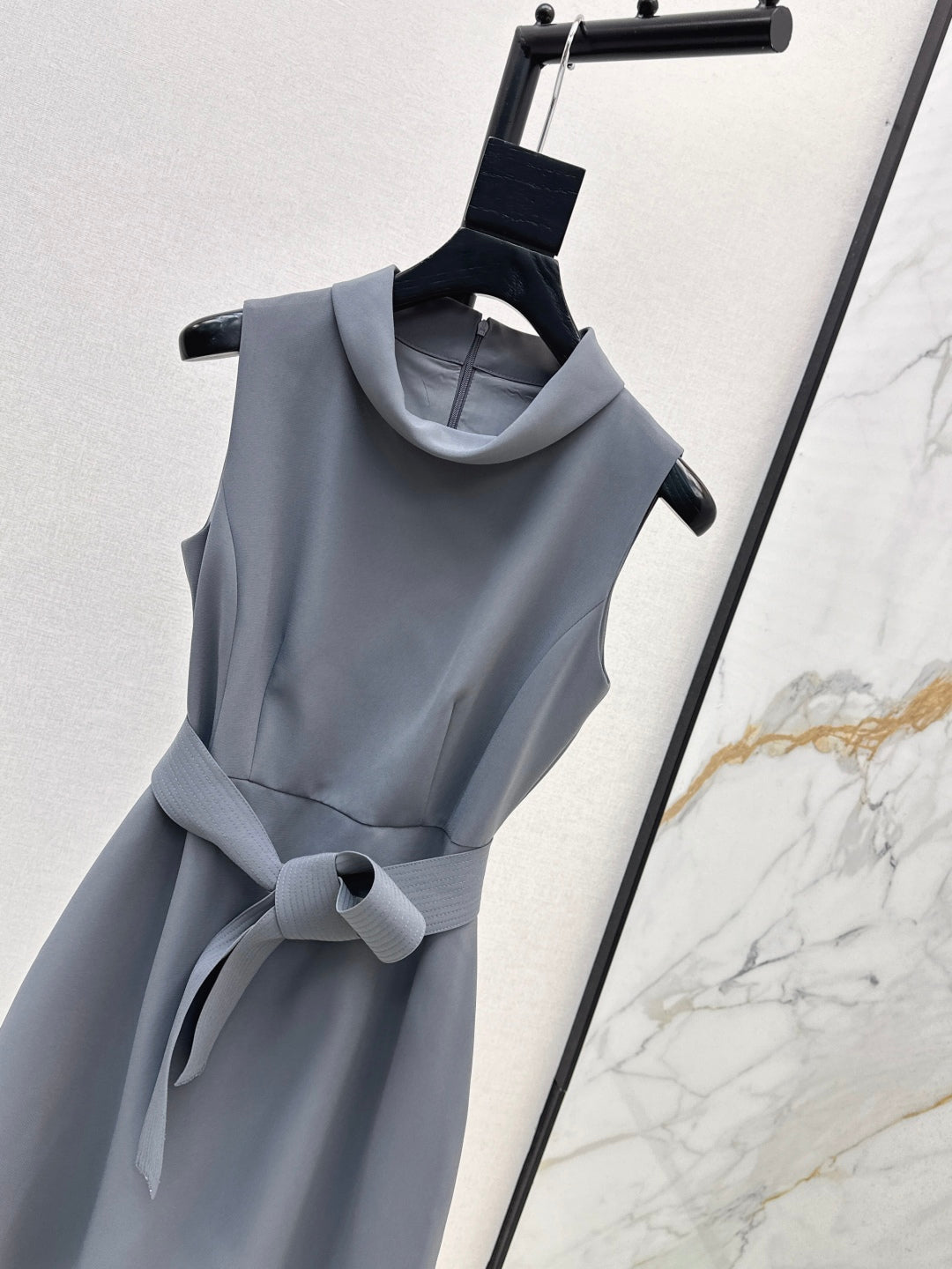 CD 25fw sleeveless dress