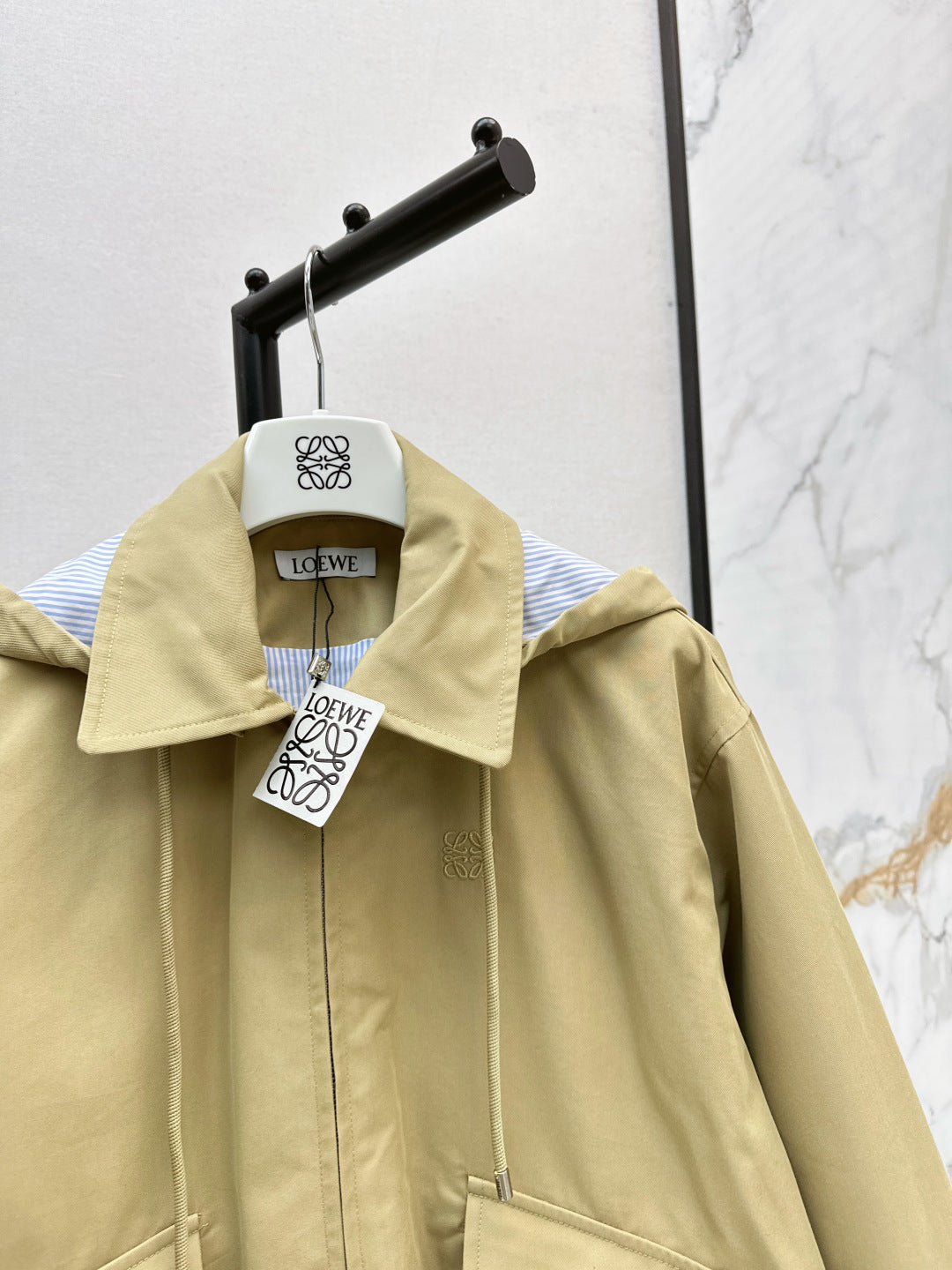 Loe 25fw hooded jacket