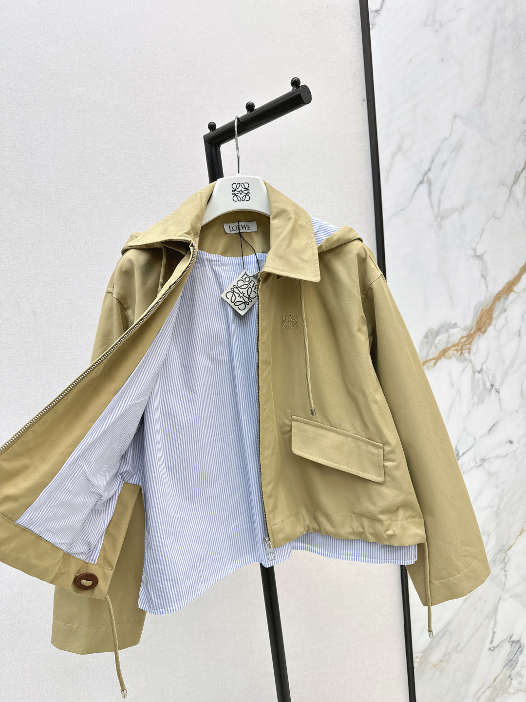 Loe 25fw hooded jacket