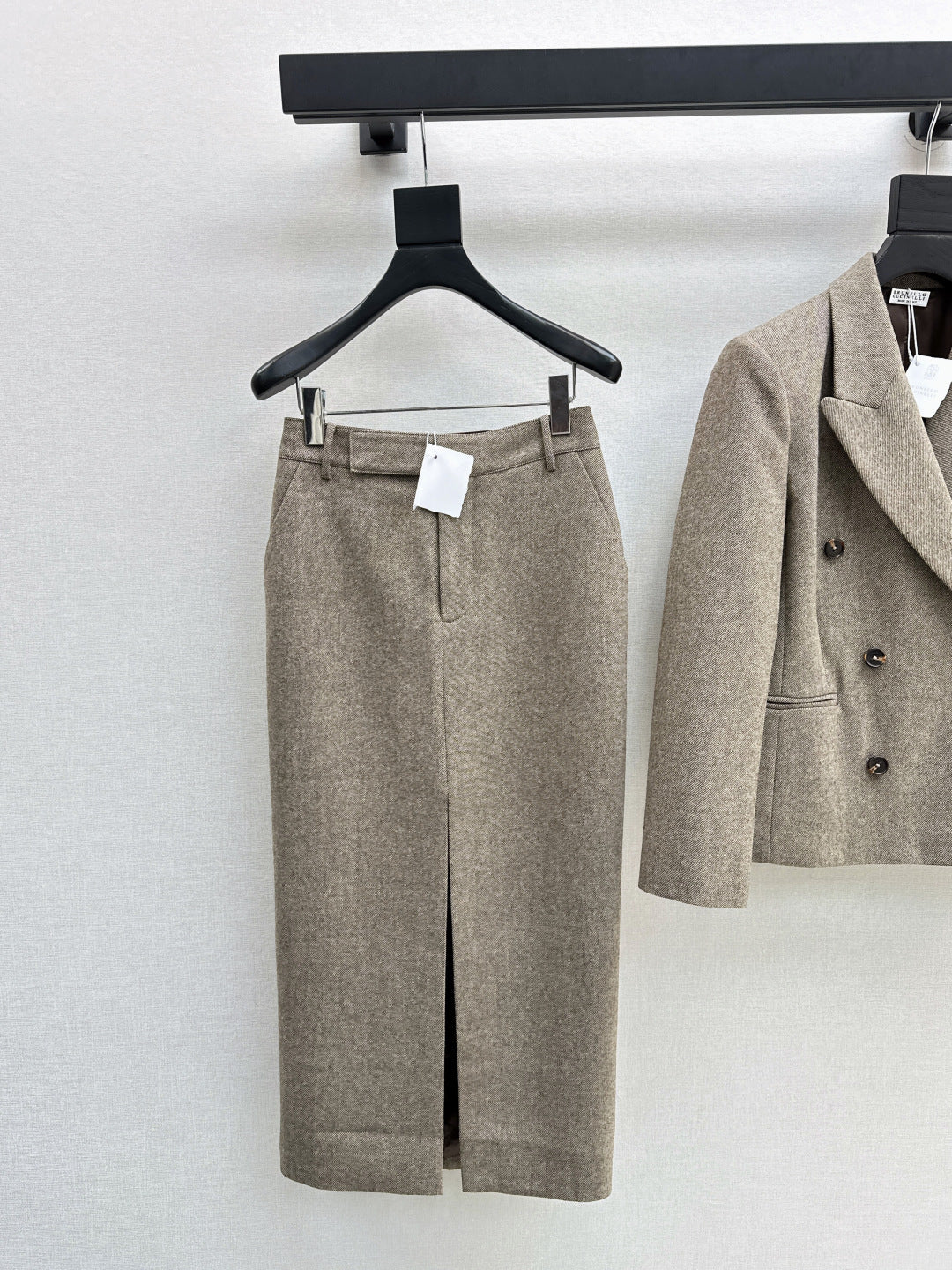 Brune 25fw slit skirt