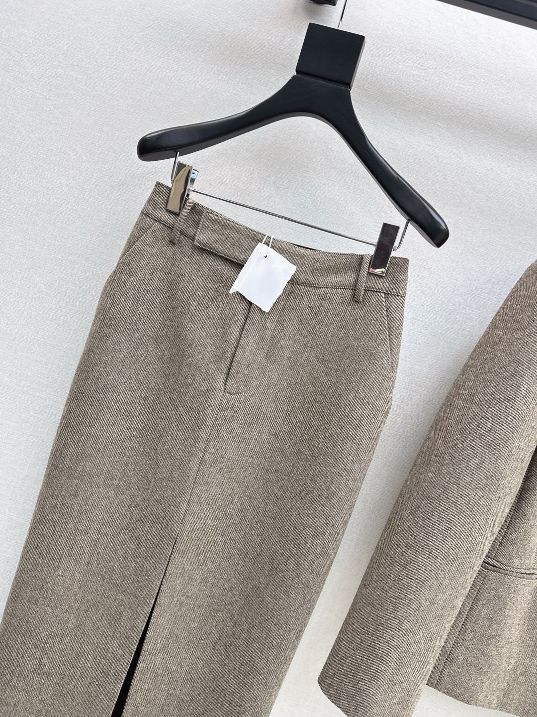 Brune 25fw slit skirt