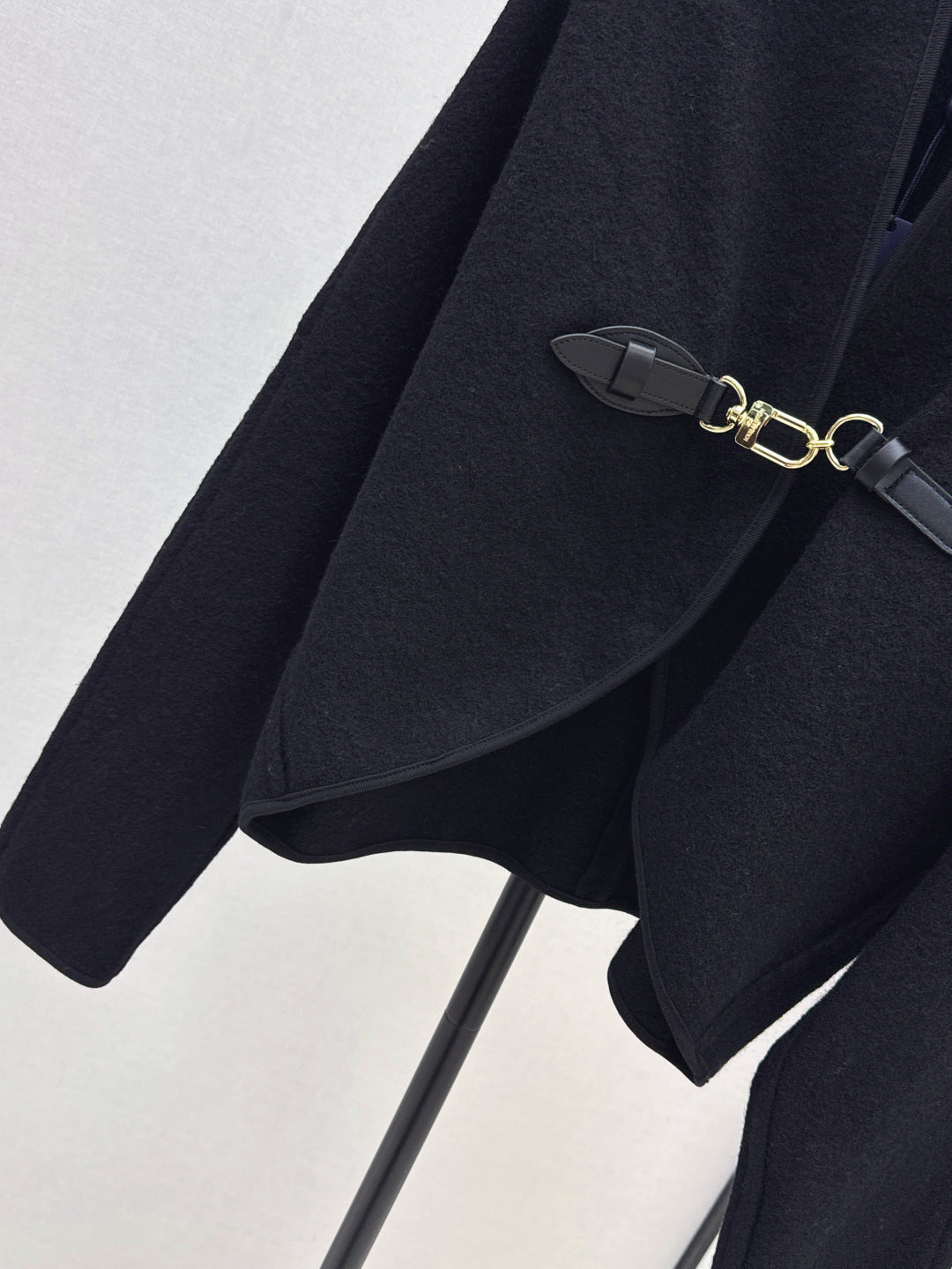Louis 25fw cape jacket