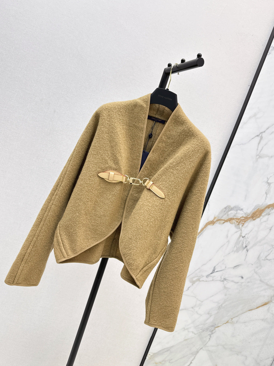 Louis 25fw cape jacket