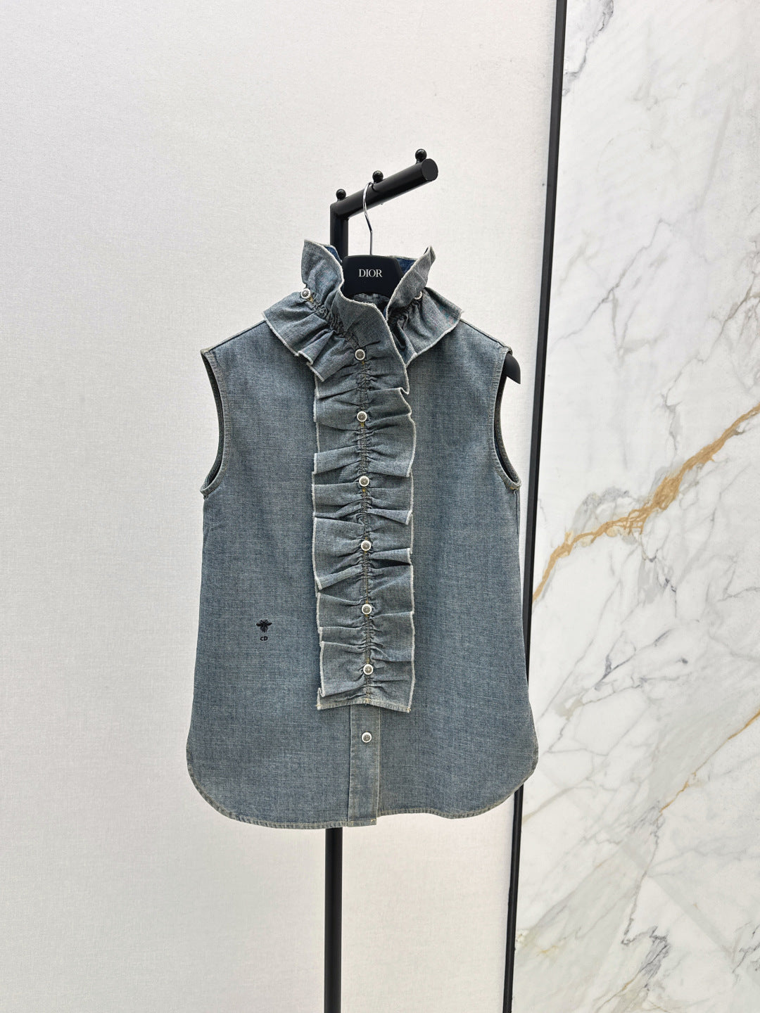 CD 25fw ruffle vest