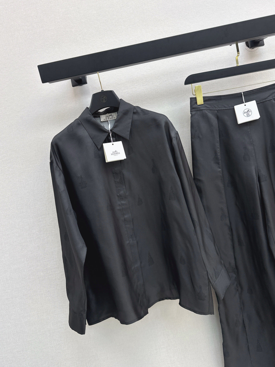 Herm 25fw silk shirt