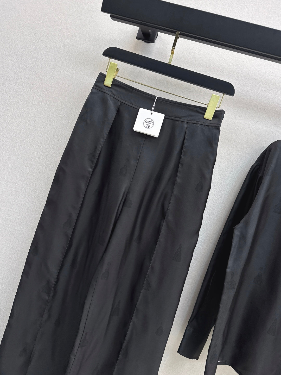Herm 25fw silk pants