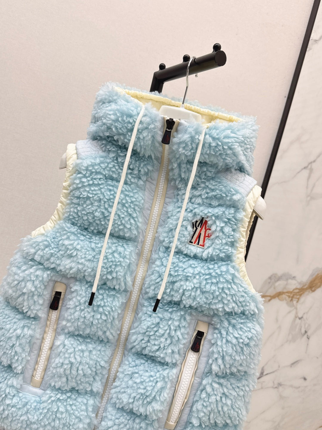 Mon 25fw down vest