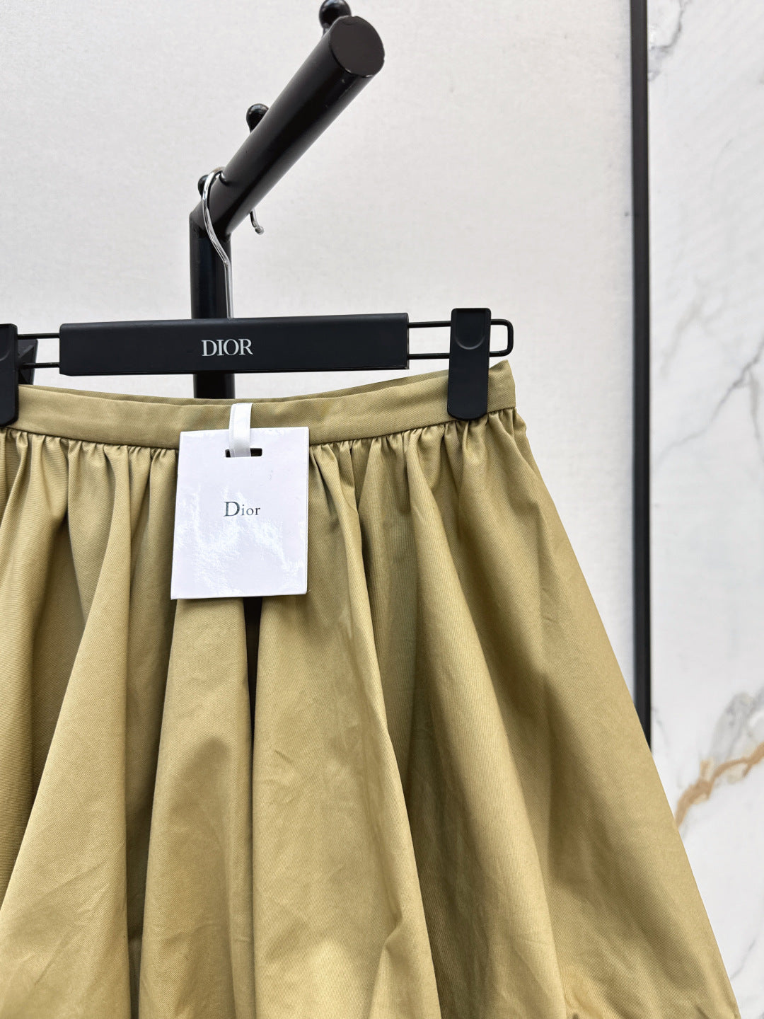 CD 25fw pleated skirt