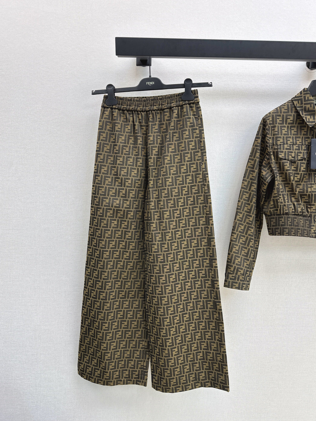 Fend 25fw jacquard pants