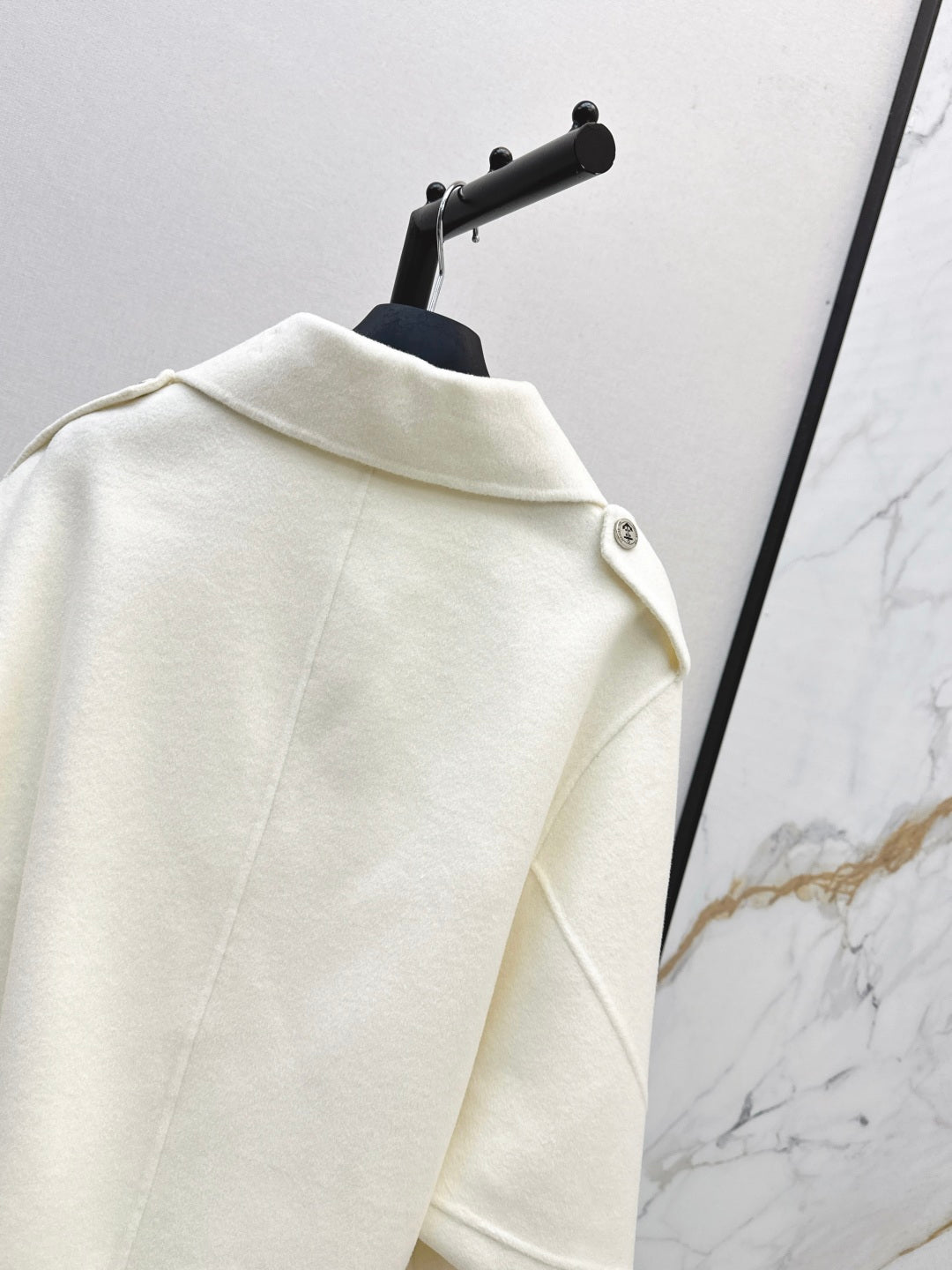 CD 25fw lapel coat