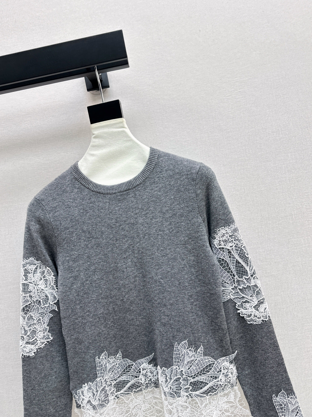 Es 25fw lace sweater