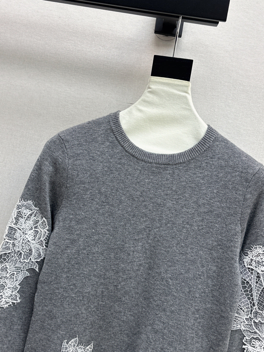 Es 25fw lace sweater
