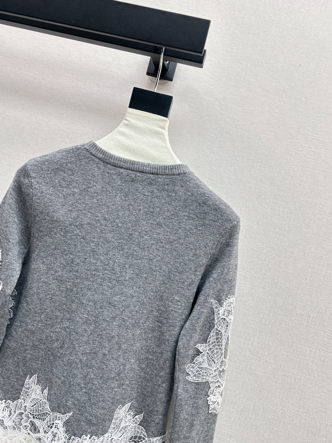 Es 25fw lace sweater