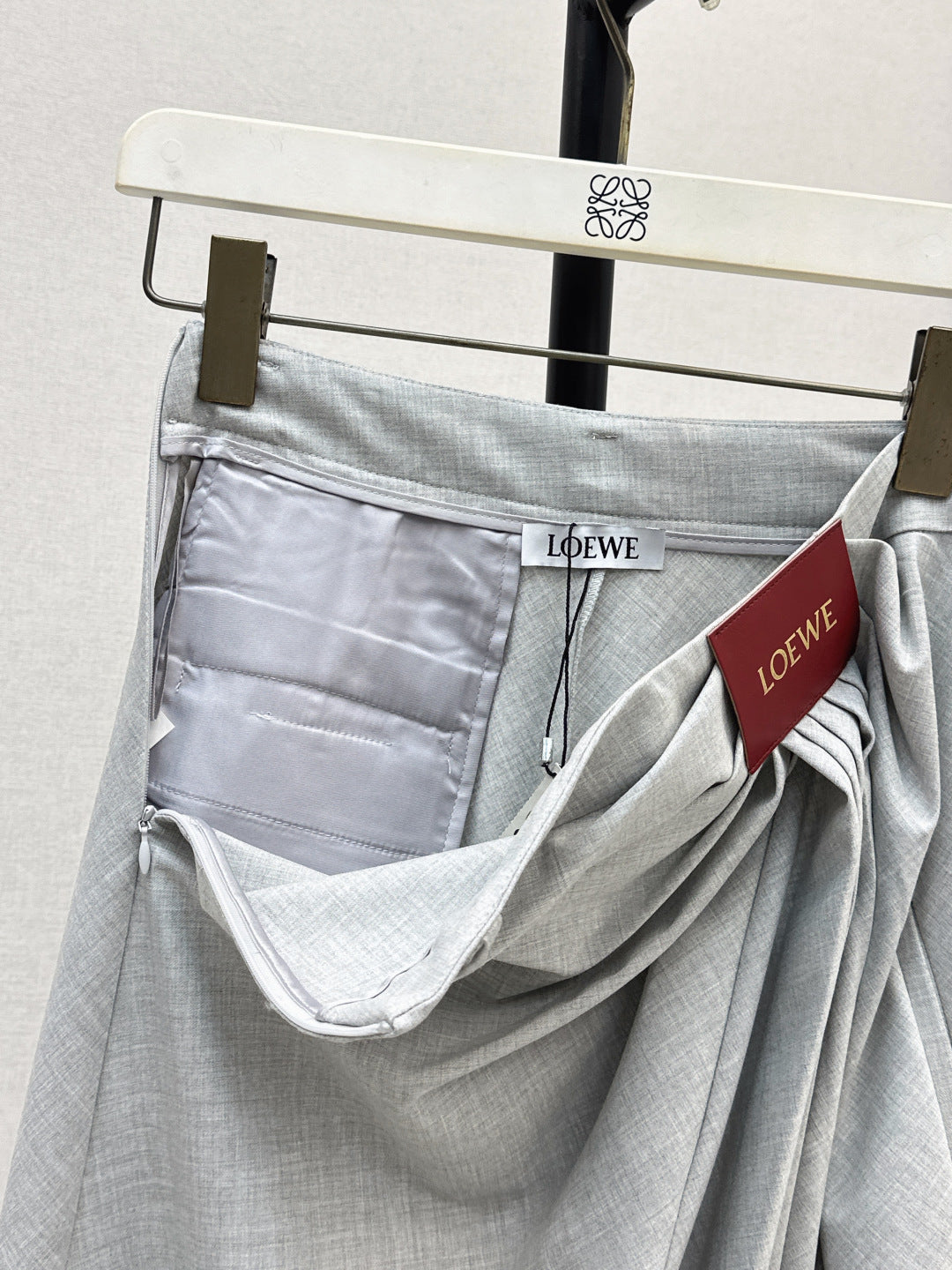 Loe 25fw pleated pants