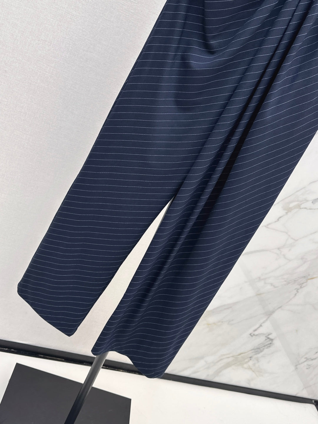 Loe 25fw pleated pants