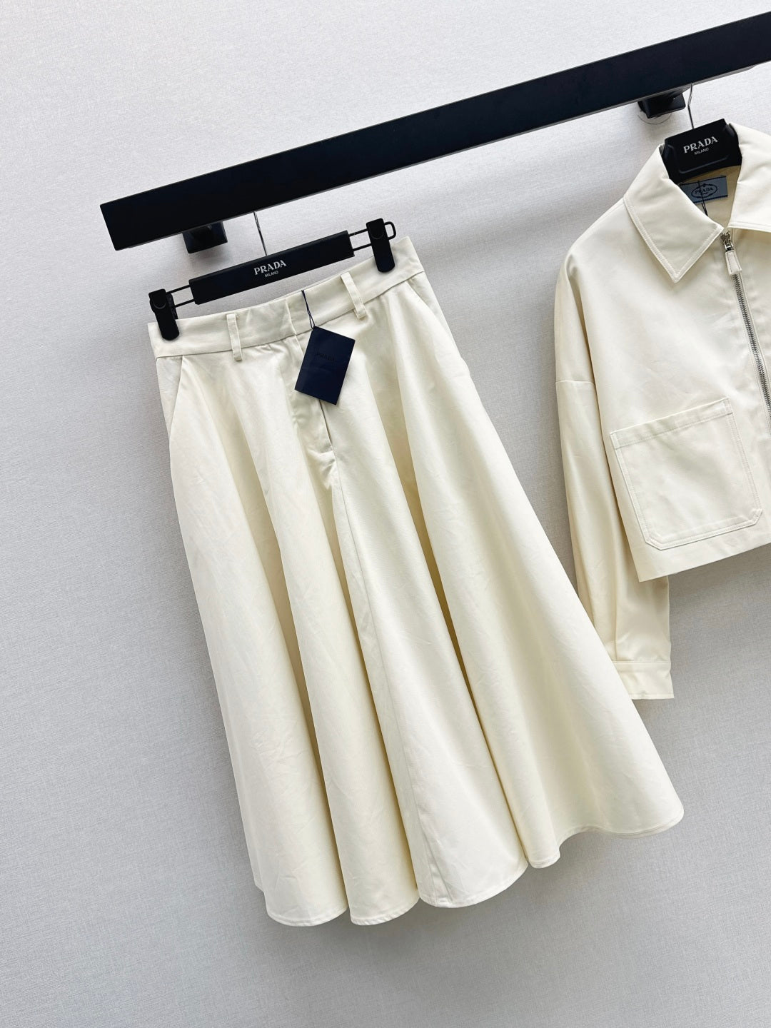 Pra 25fw pleated skirt