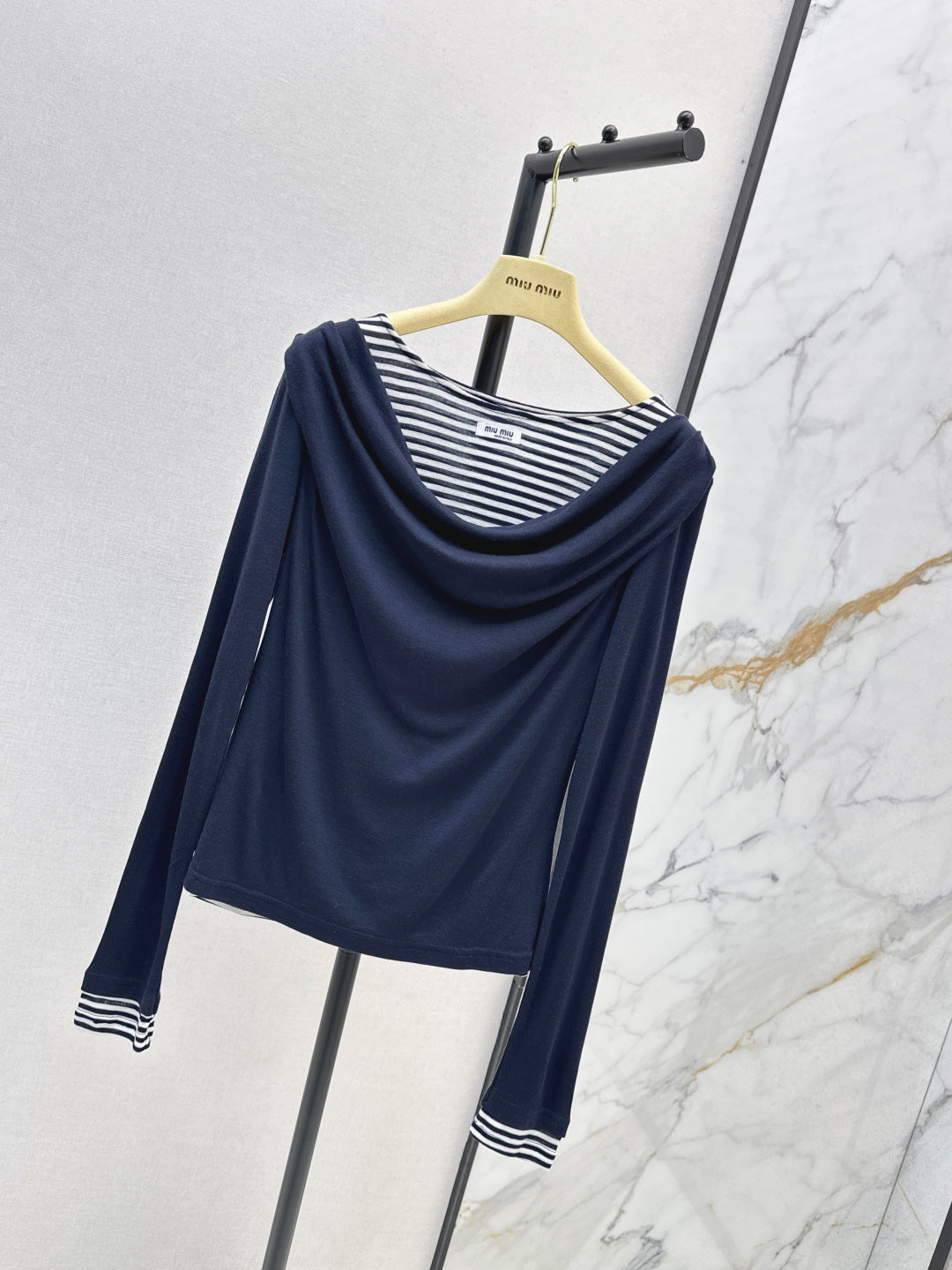 Miu 25fw off-shoulder shirt