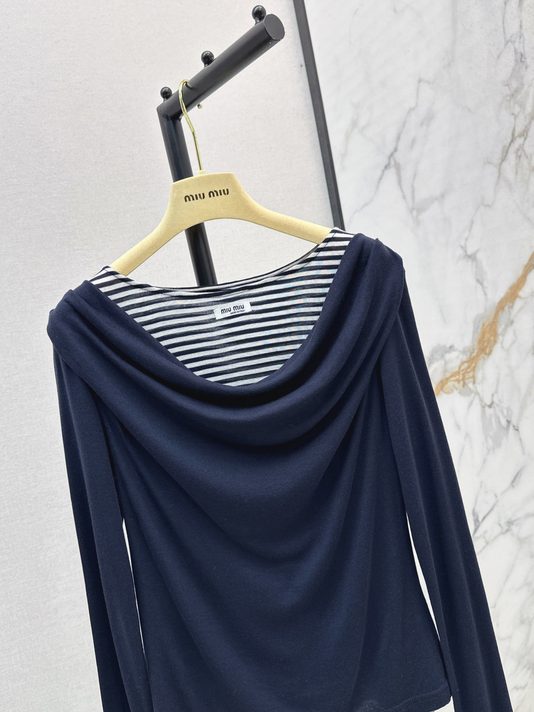 Miu 25fw off-shoulder shirt