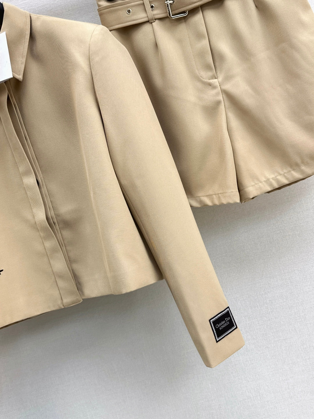 CD 25fw embroidered suit