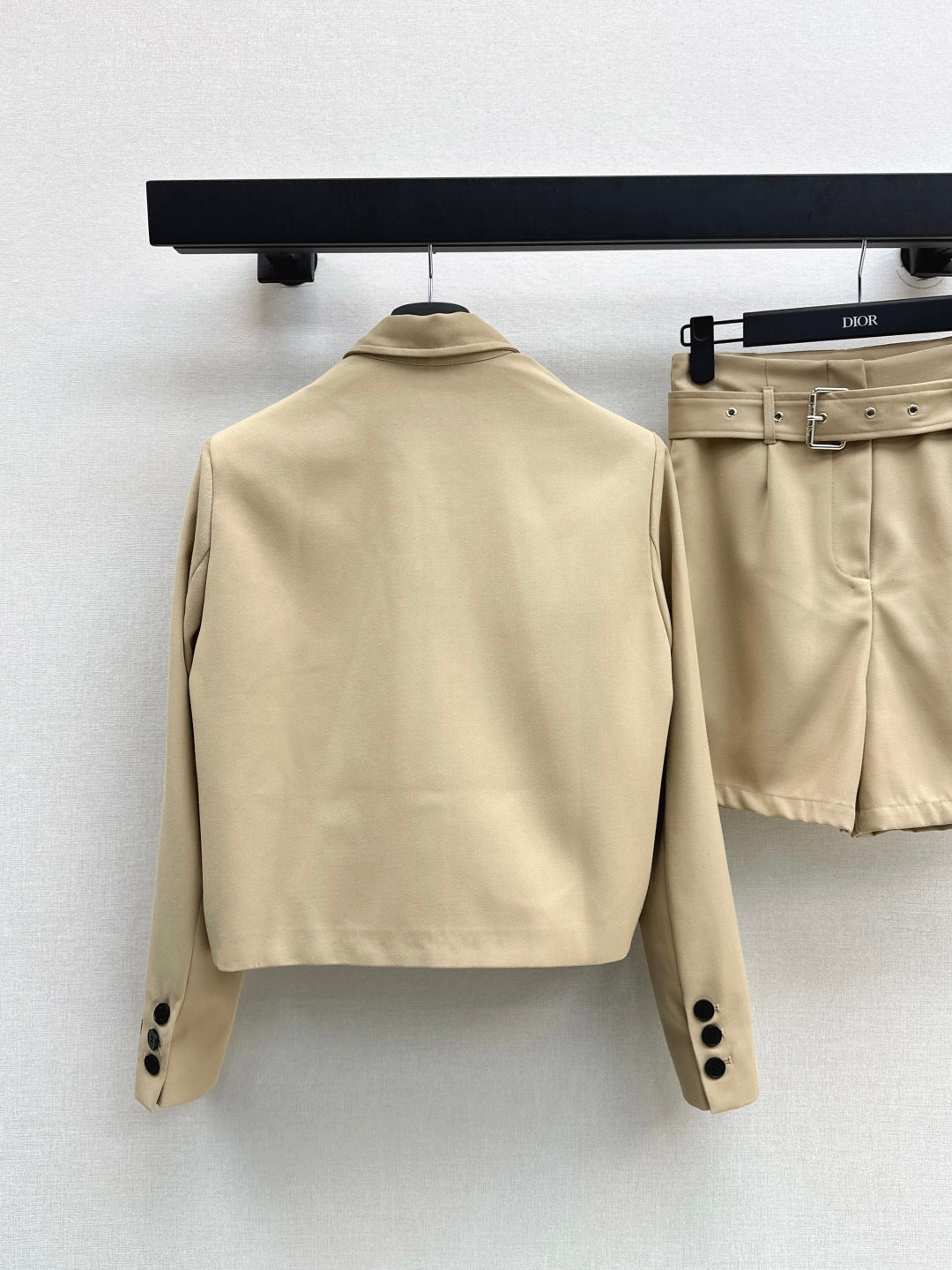 CD 25fw embroidered suit