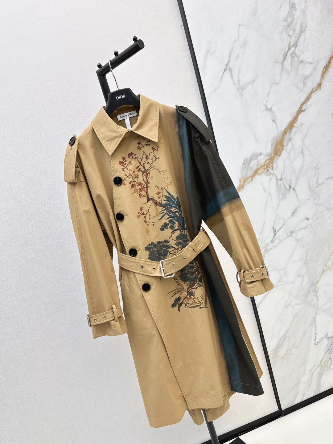 CD 25fw printed coat