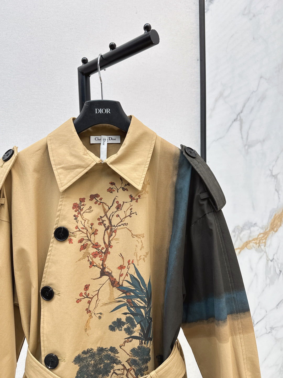 CD 25fw printed coat