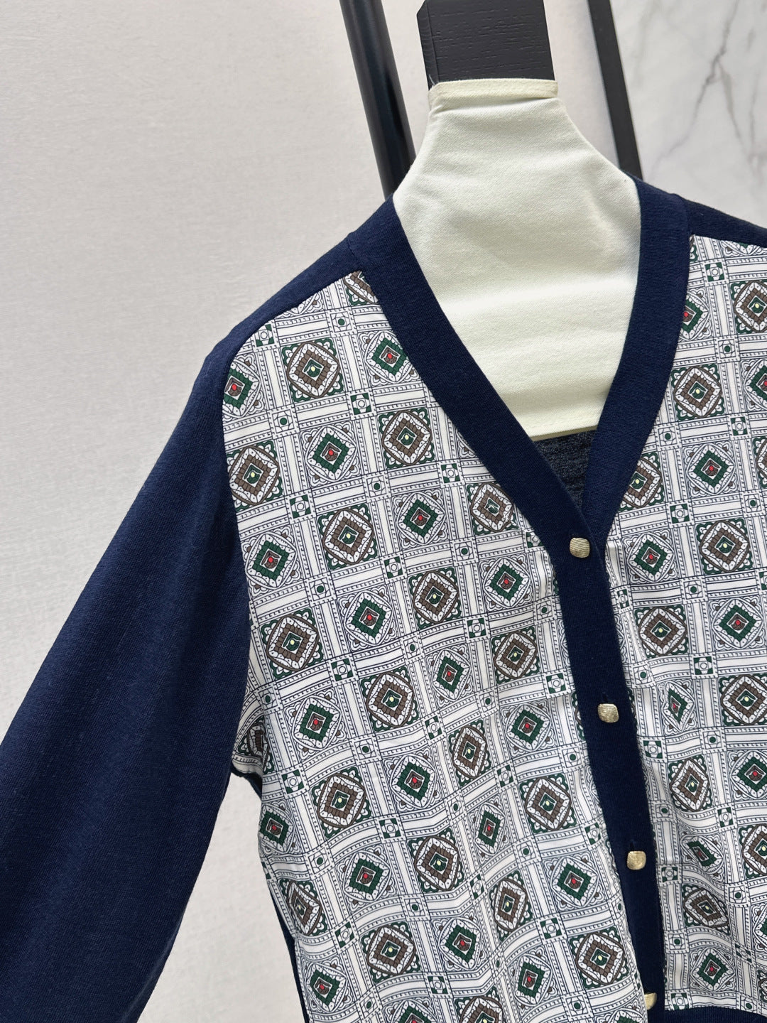 Loro 25fw knitted cardigan