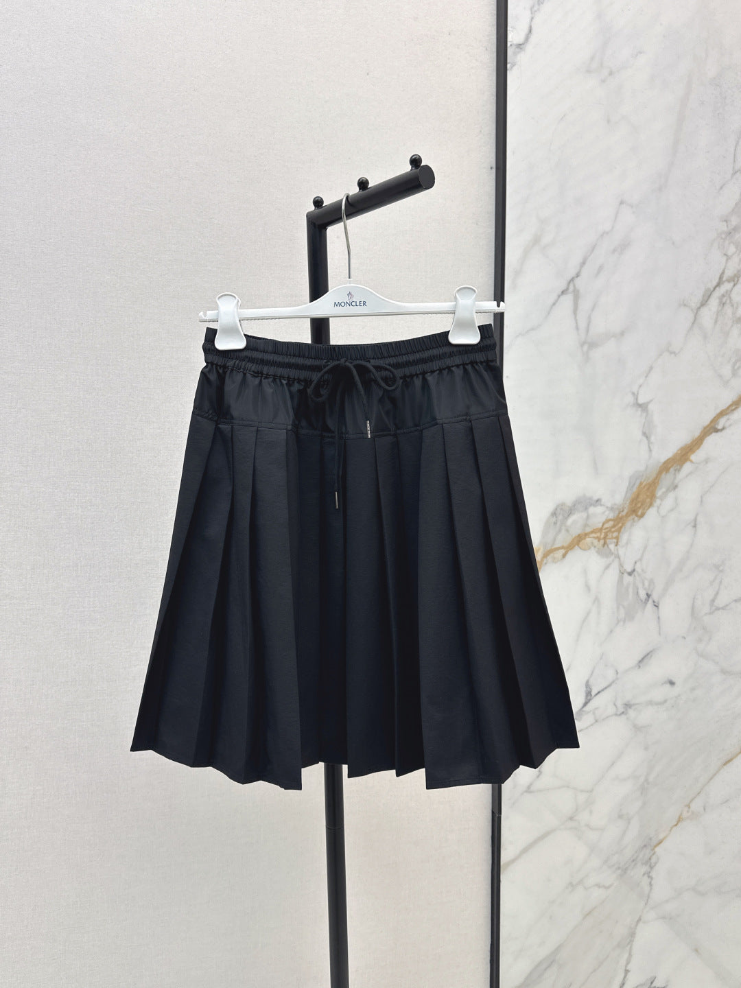 Monc 25fw pleated skirt