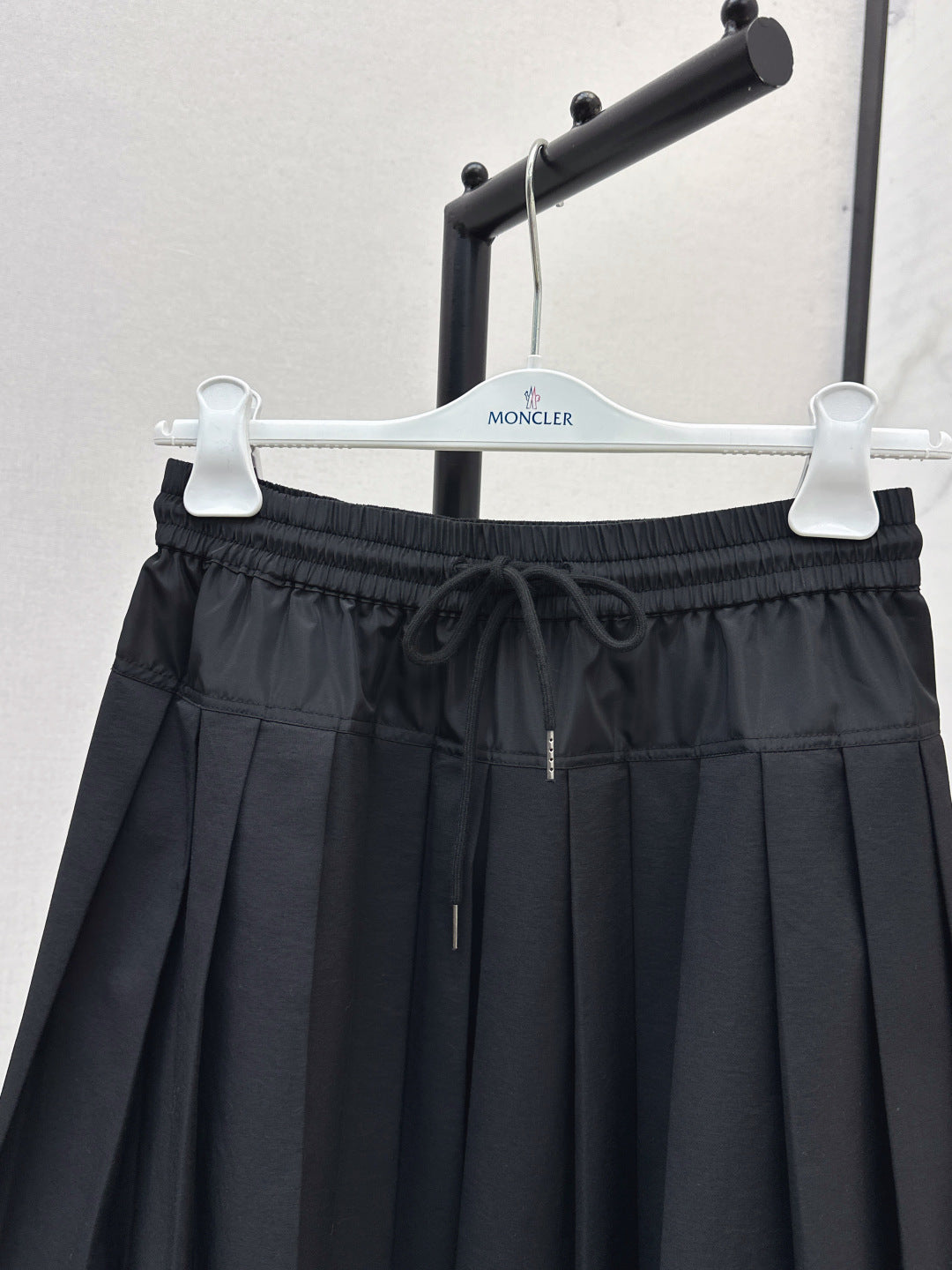 Monc 25fw pleated skirt