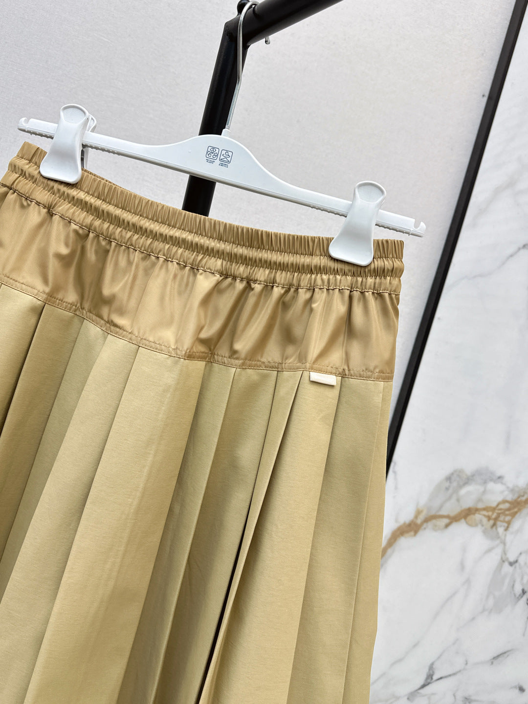 Monc 25fw pleated skirt