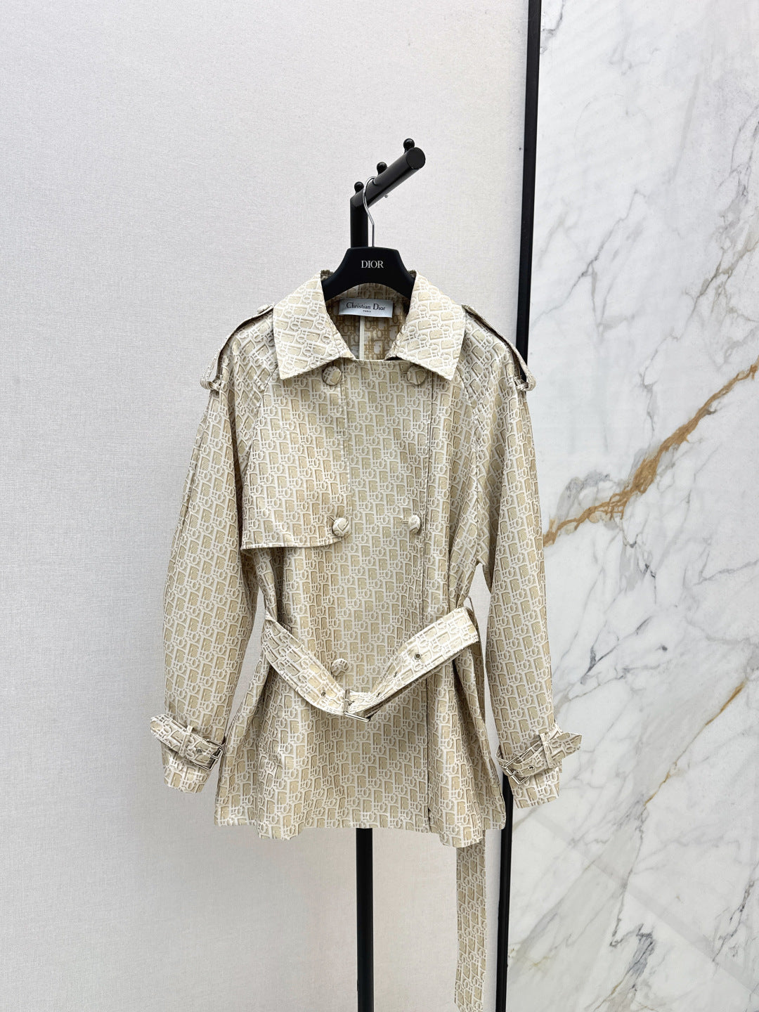 CD 25fw jacquard coat