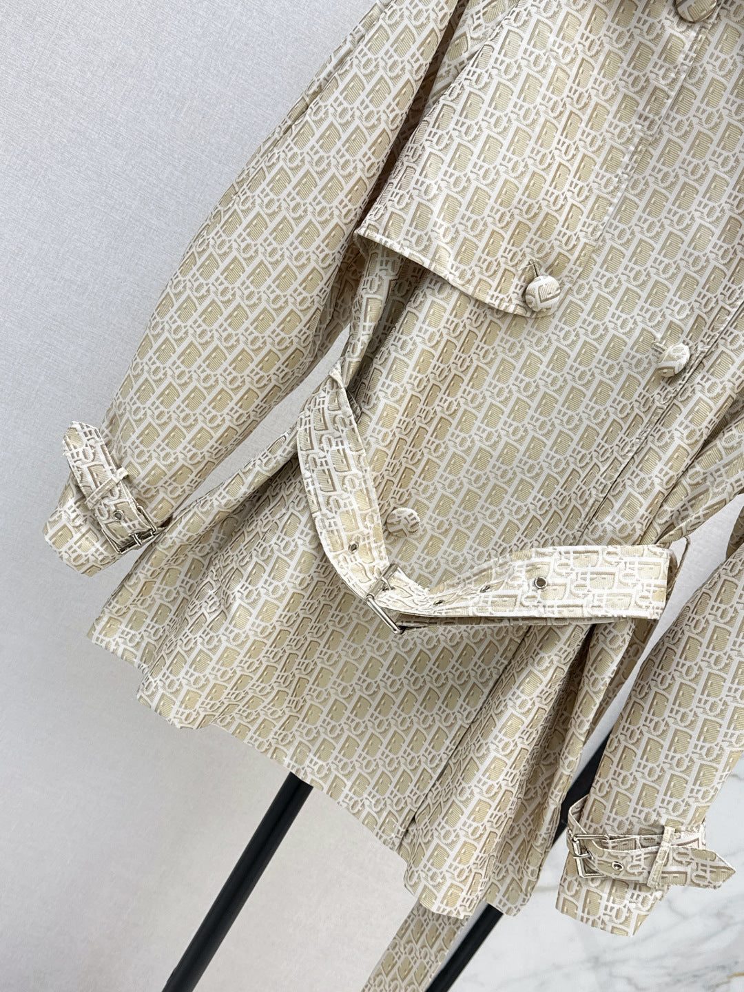 CD 25fw jacquard coat