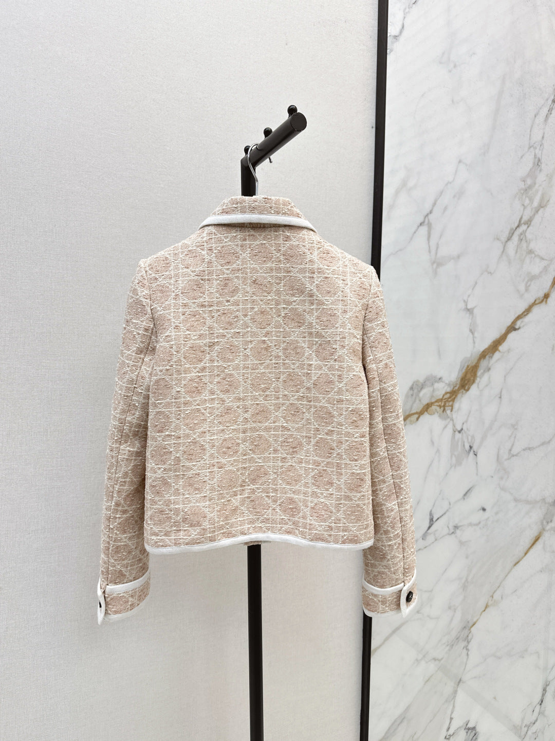 CD 25fw Miss D jacket