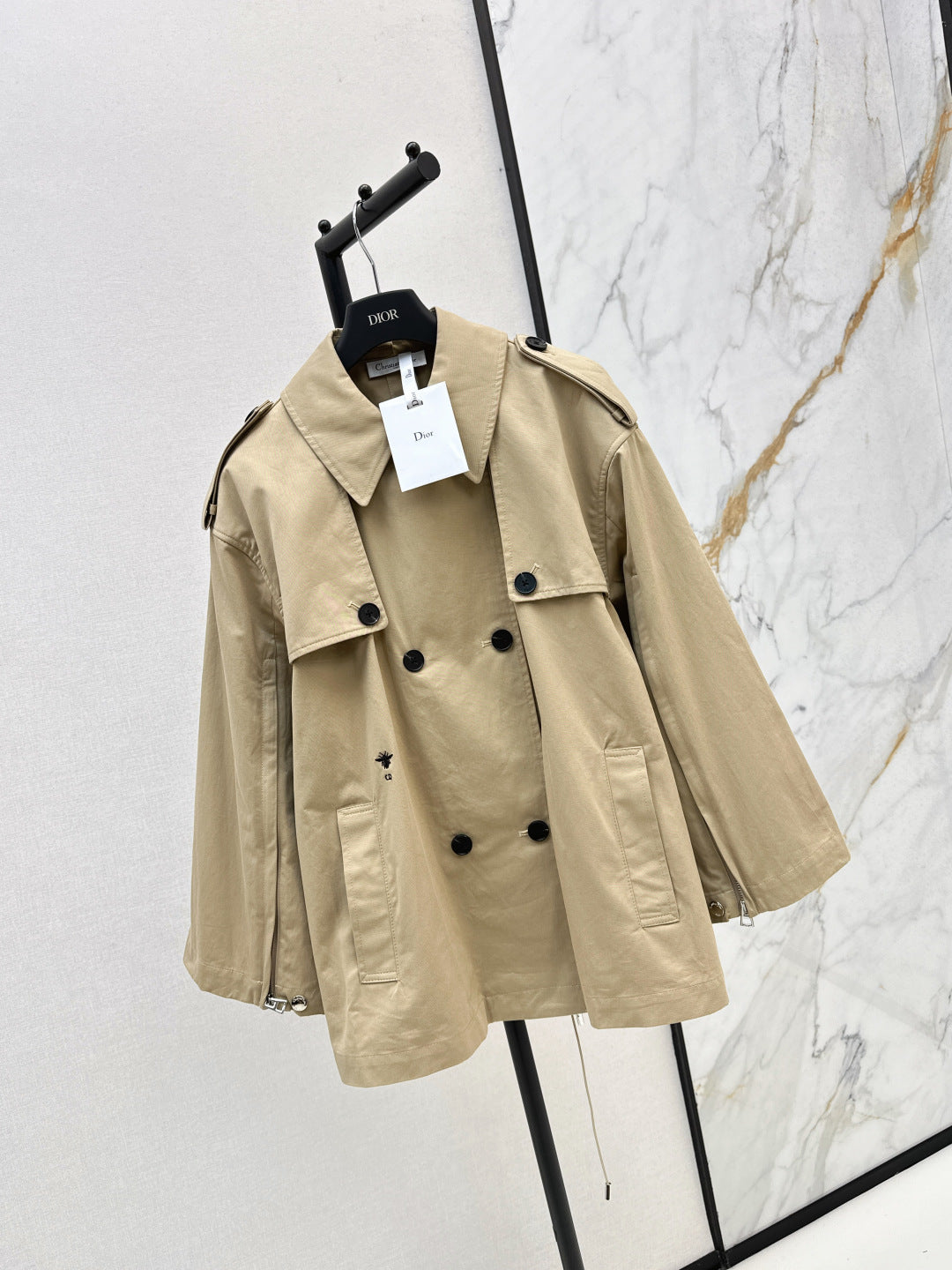 CD 25fw trench coat