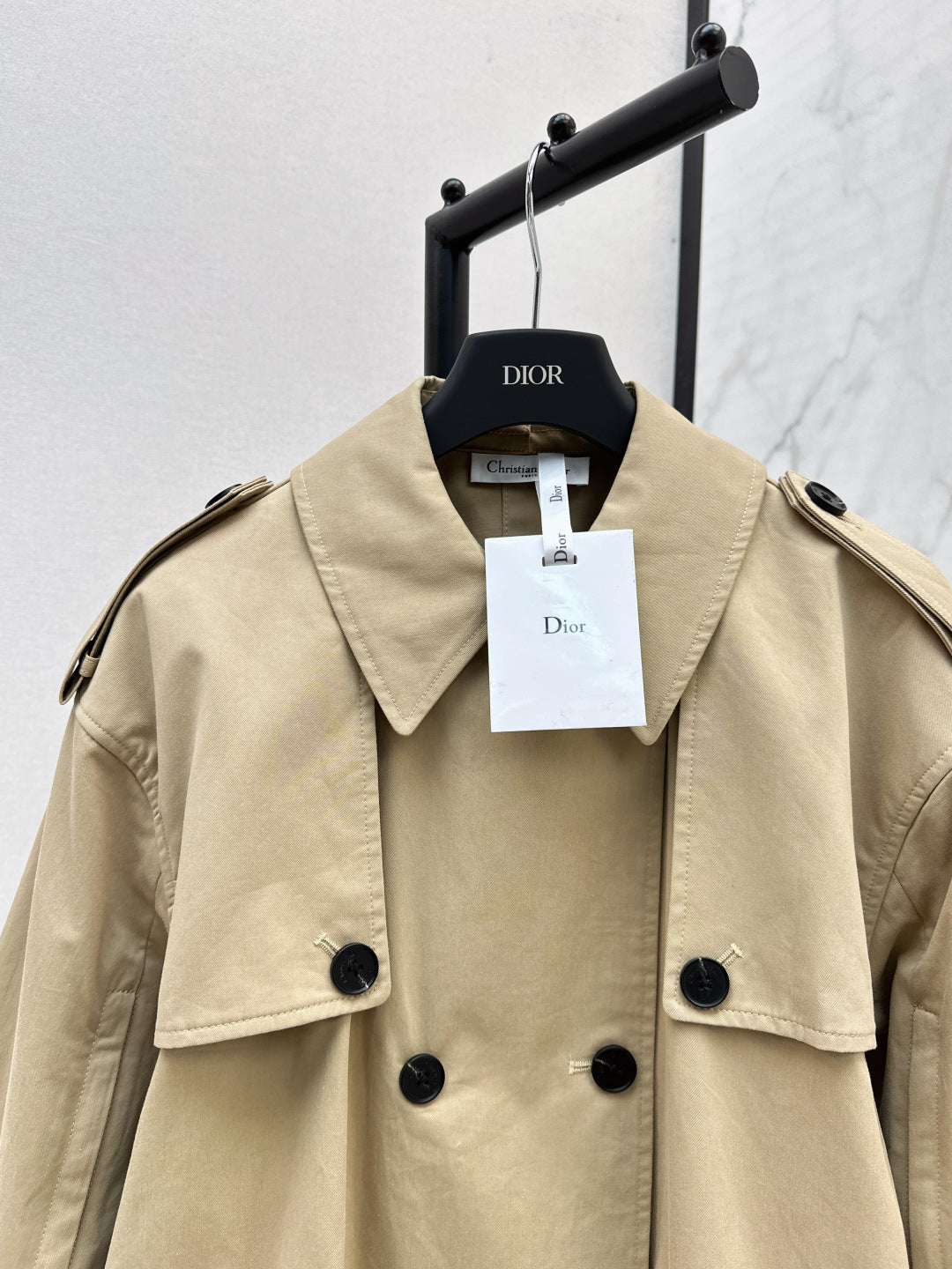CD 25fw trench coat