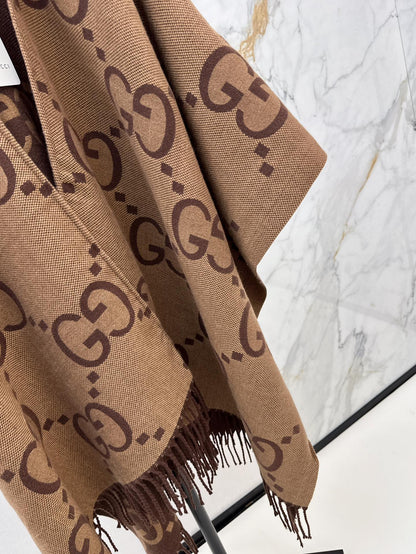 Guc 25fw jacquard cape