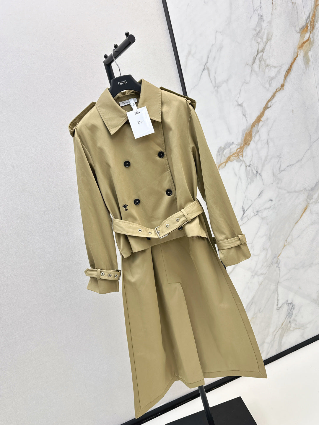 CD 25fw trench coat